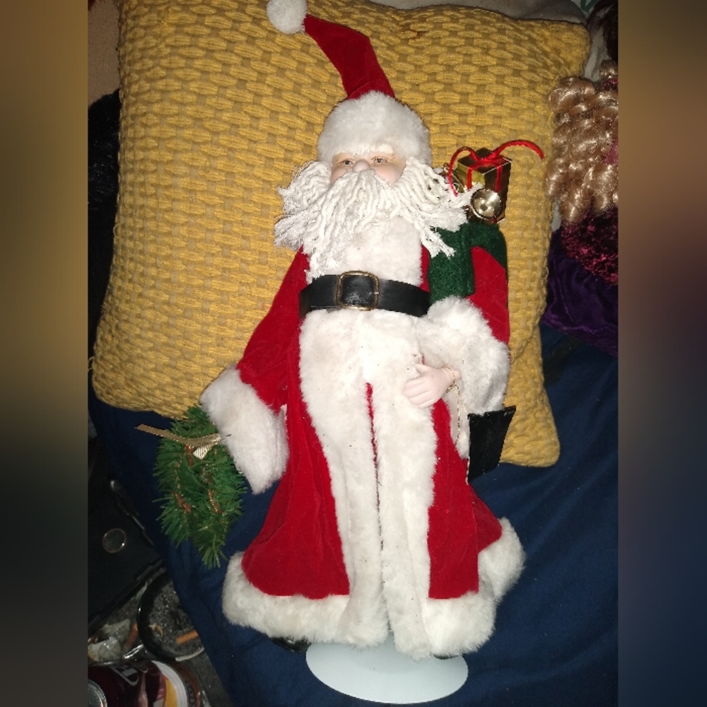 Vintage 1990 House of Lloyd doll Santa Claus